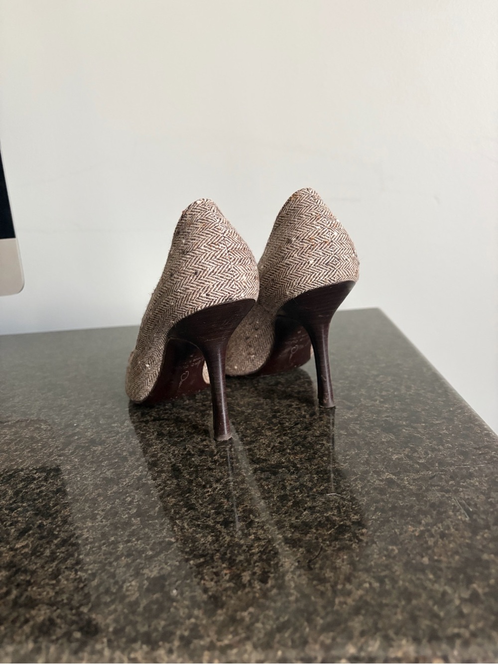 Oscar de la Renta Tweed Pointed-Toe Pumps in Brown and Cream - Picture 3 of 4